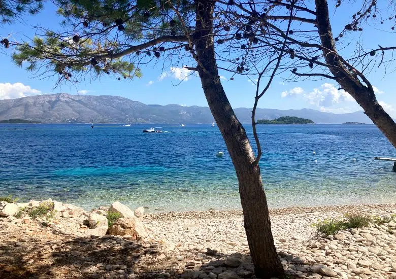 3. Explore the Skoji Islets right image