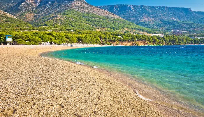 Go on an Island Hopping Adventure right image