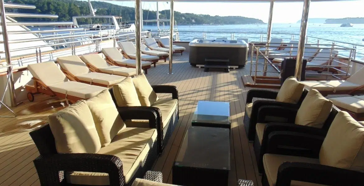 Ambassador lounge outside
