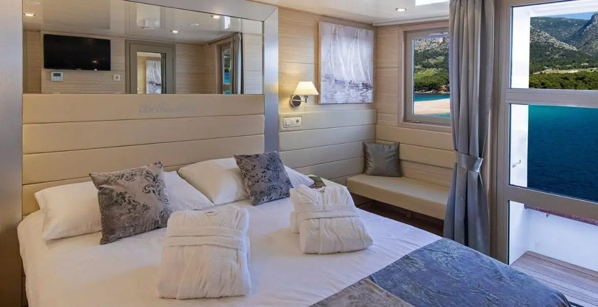 Bellissima Main Cabin