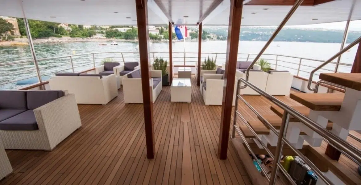 Infinity Lounge