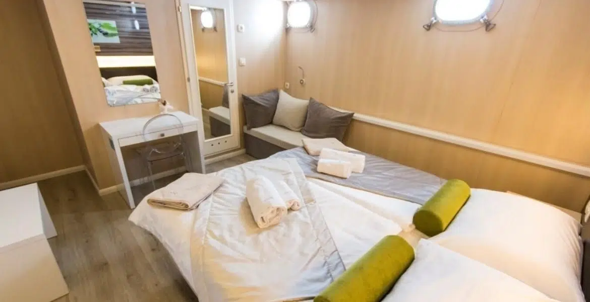 Infinity lower deck cabin