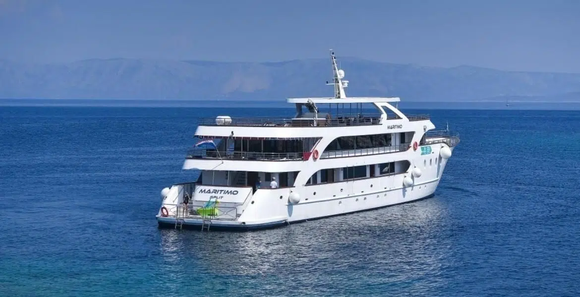 Maritimo rear