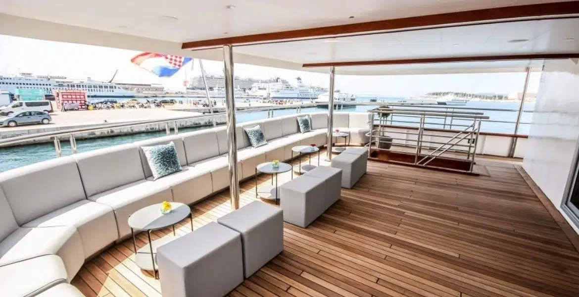 Nautilus lounge