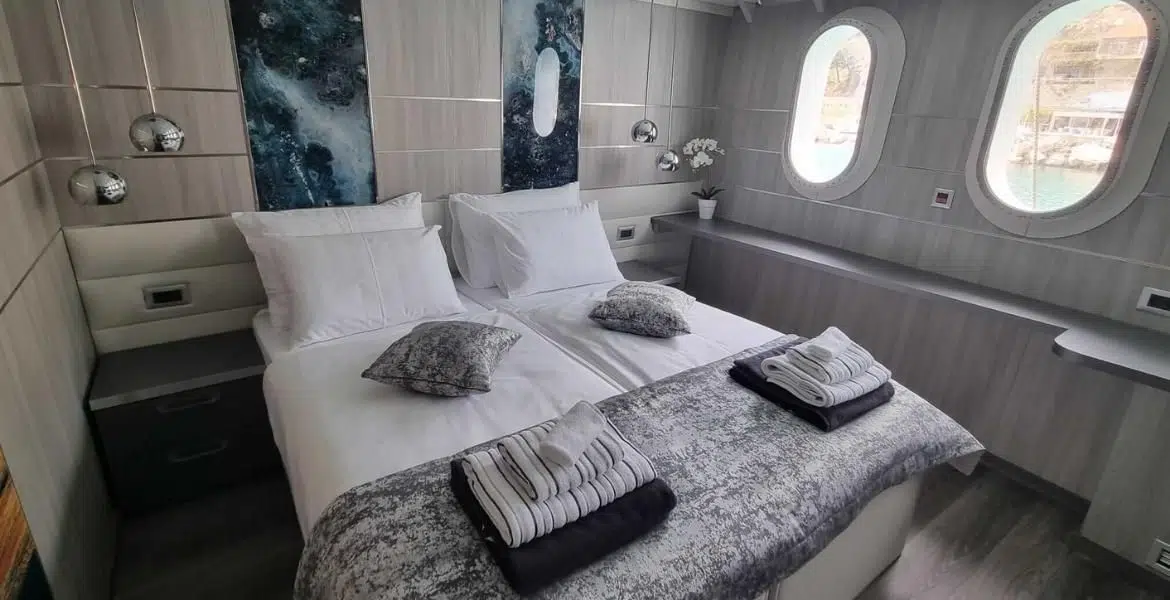 Oscar lower deck cabin