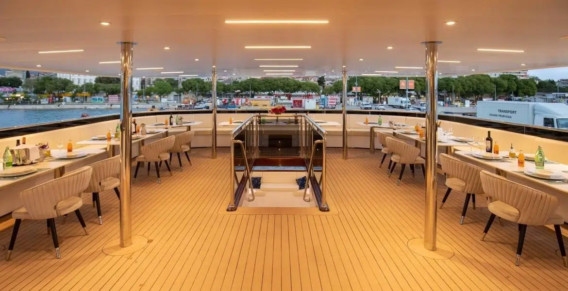 Phoenix Outdoor dinning