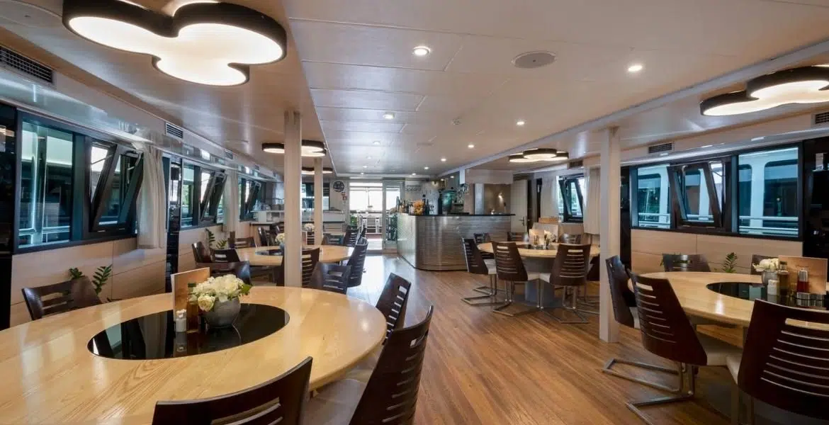 MS Desire restaurant