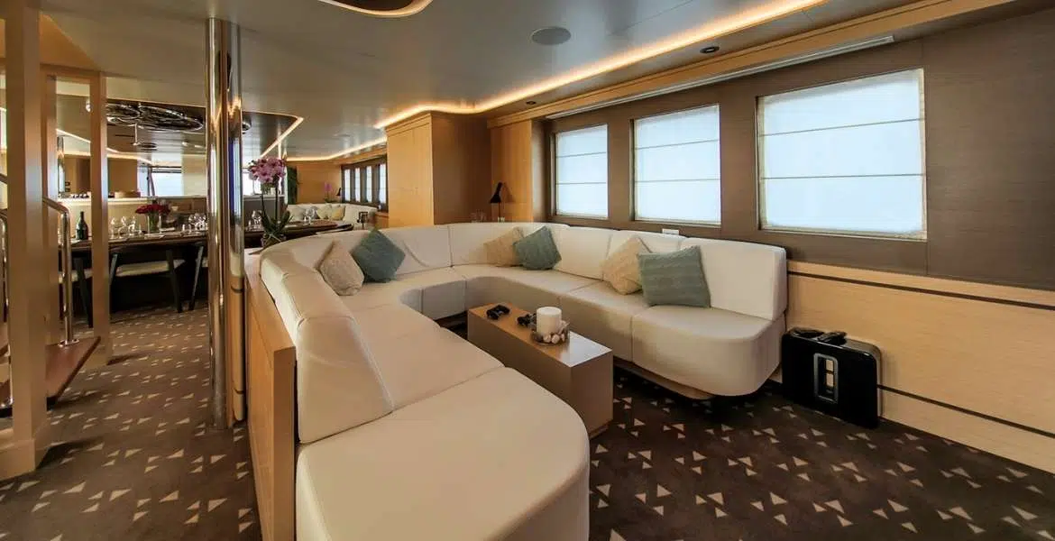 Aiaxaia Indoor Seating