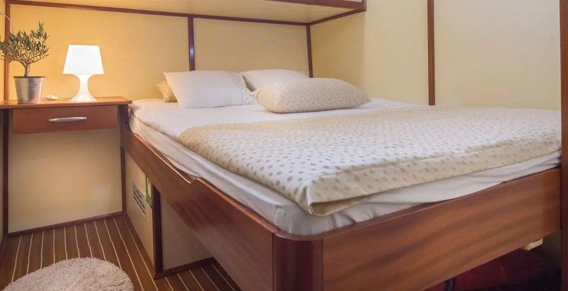 Altair Cabin