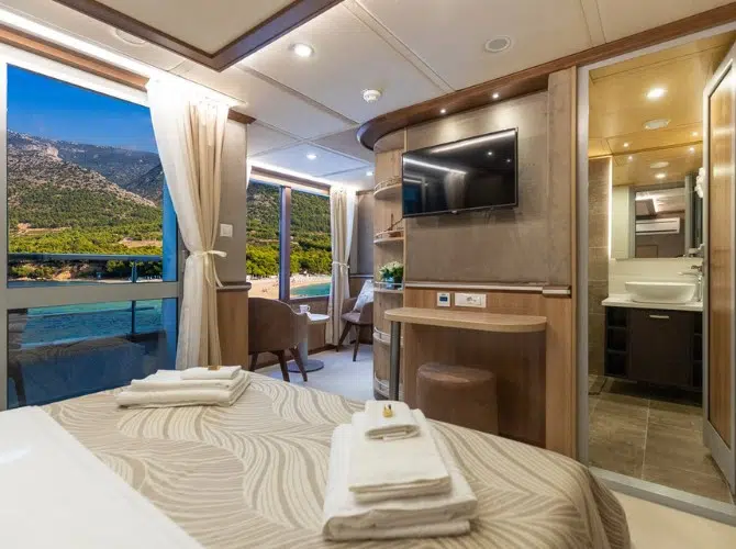 Balcony Stateroom - MV Memories