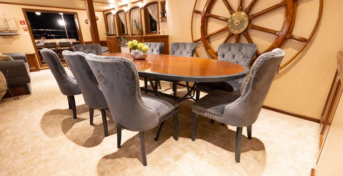 Gallant Indoor Dining