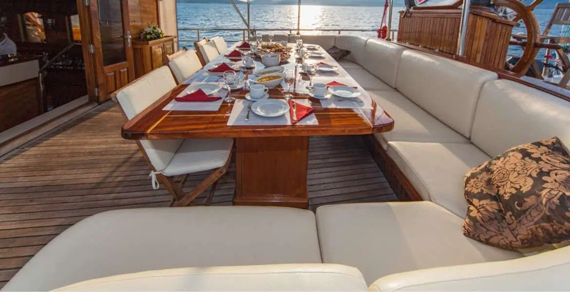 Libra Outdoor Dining