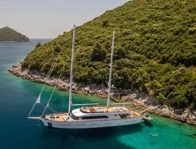 Love Story Yacht