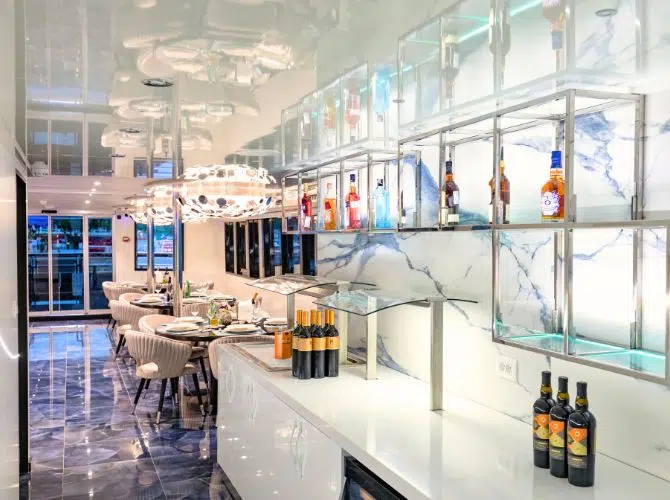 MS Phoenix Restaurant