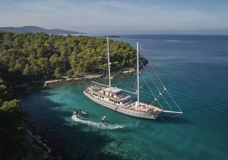 Mobile Corsario Yacht