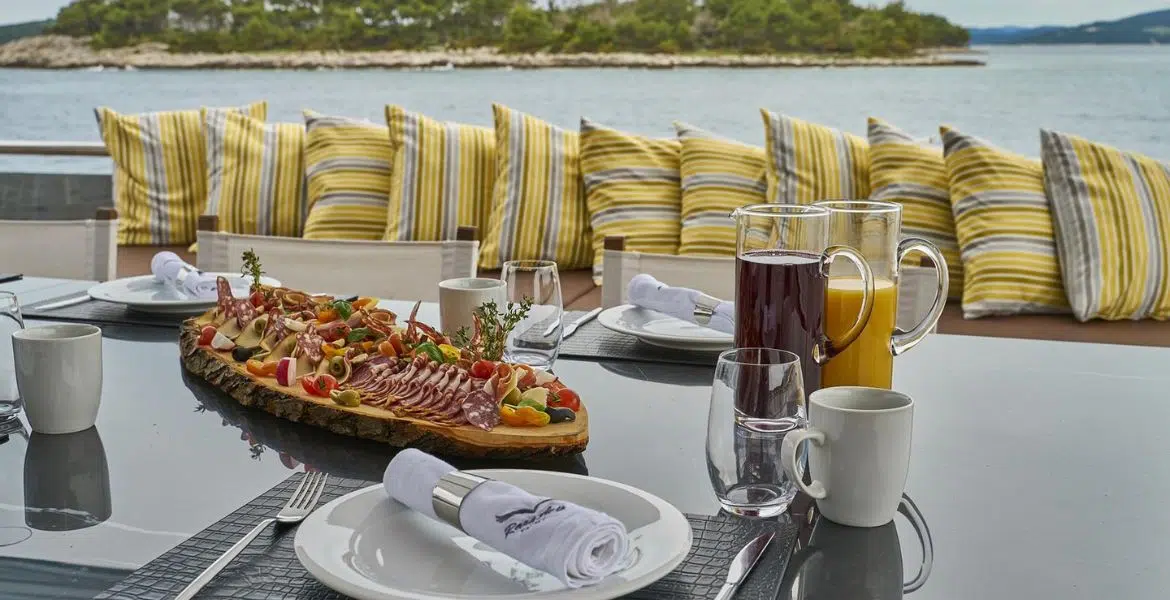 Rara Avis Yacht Outdoor Dining