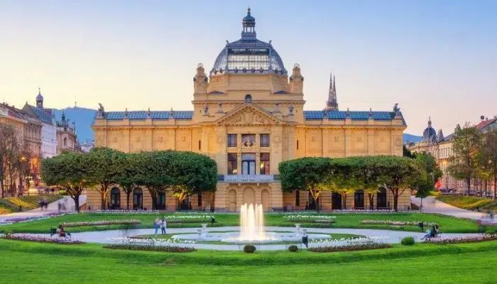 Explore the Capital City of Zagreb left image