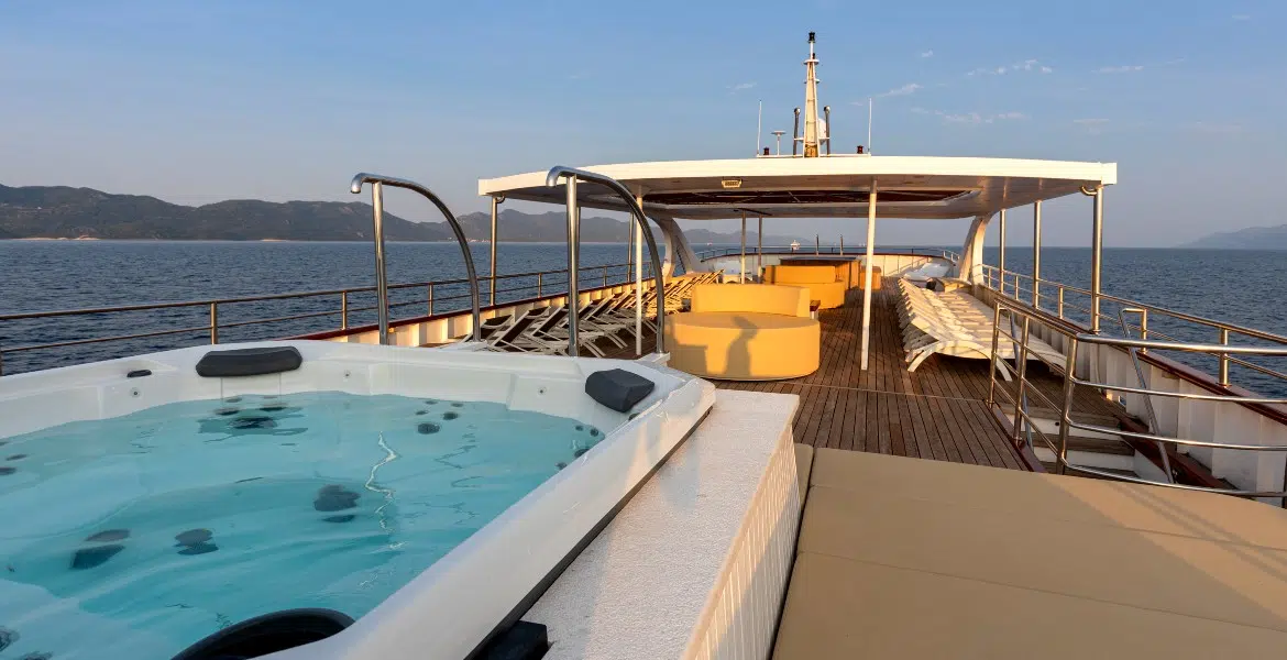 Adris deck