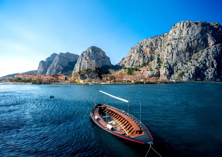Cetina River Canyon right image