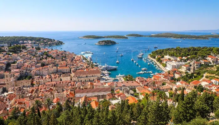 Popular Cruising Routes in Croatia right image