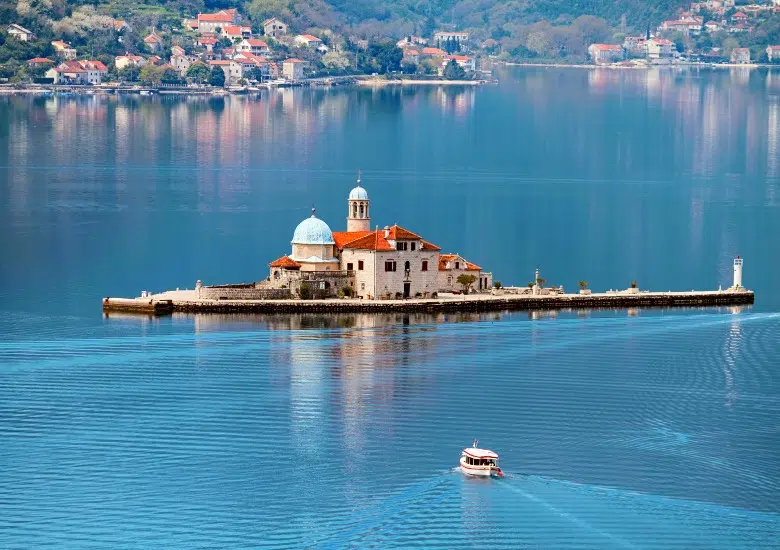 Top Attractions right image