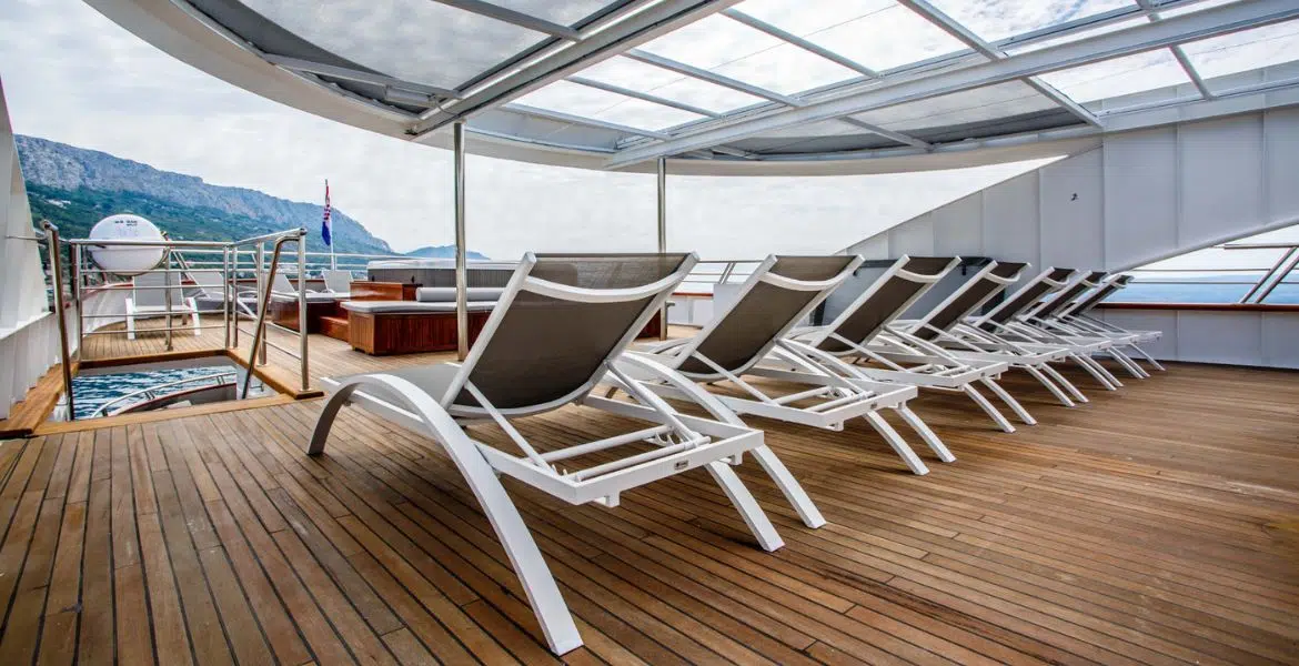 Ban Sun Deck