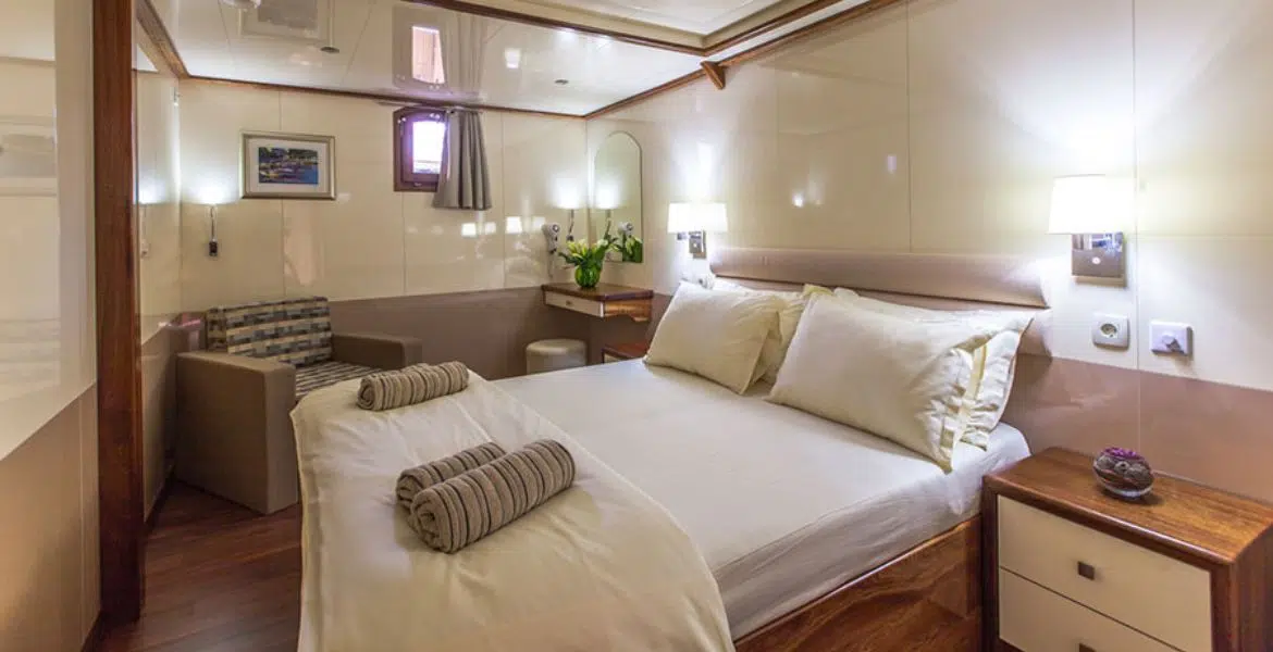 Diamond Main Deck Cabin
