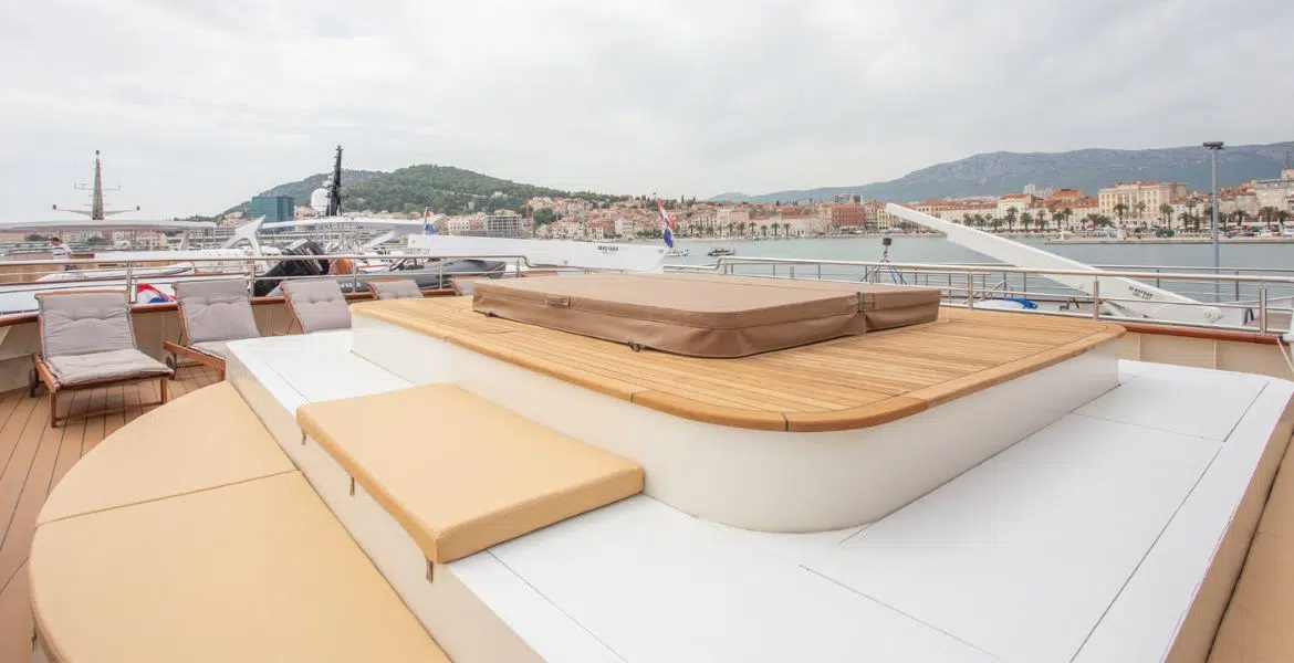 Sea Swallow Jacuzzi