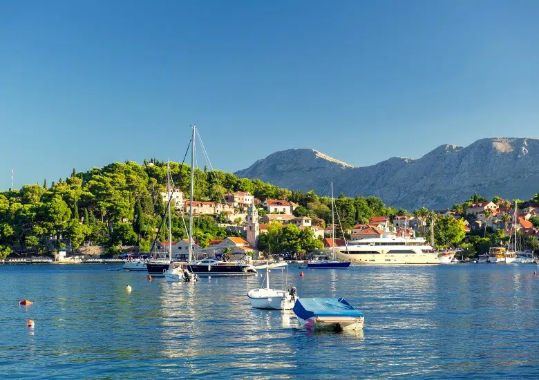 Cavtat left image