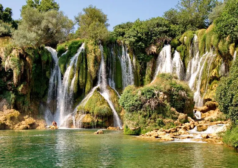 Bosnia & Herzegovina right image