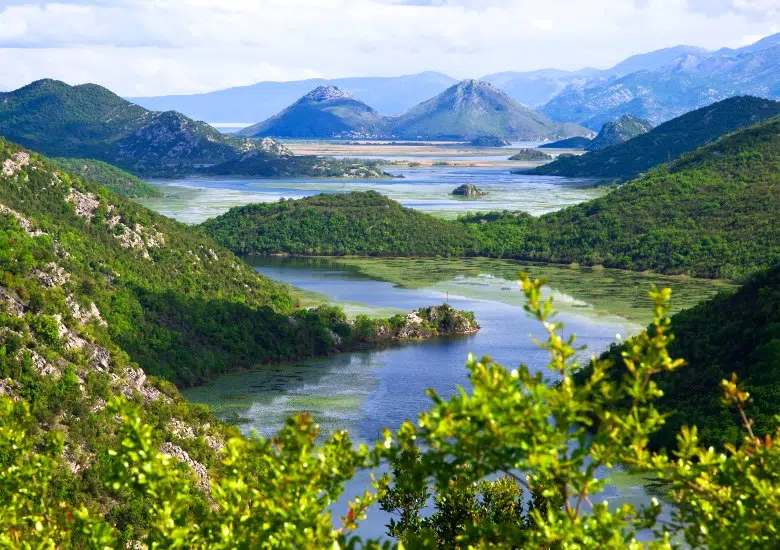 Hike Around Lake Skadar right image