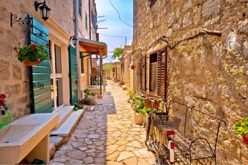 PRVIC ISLAND - ZLARIN ISLAND