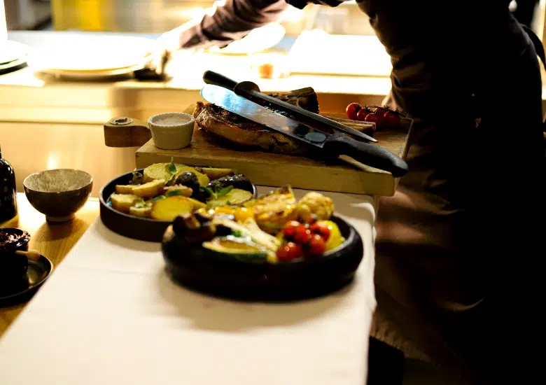 Savor Local Seafood left image