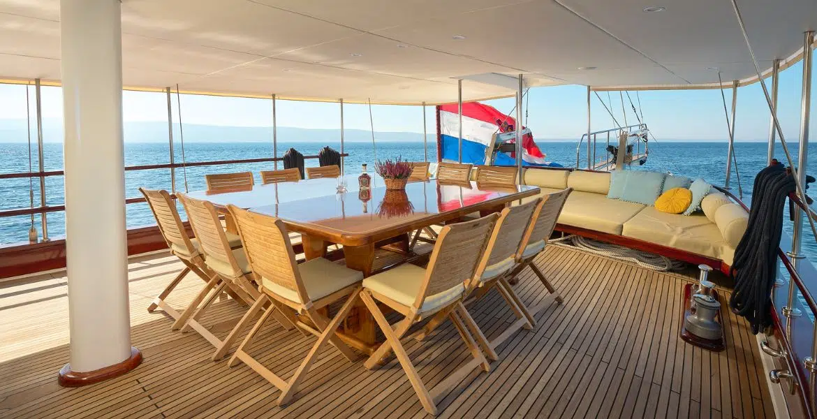 Gulet Linda Covered Dining