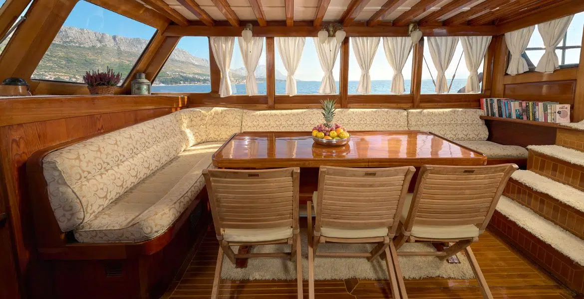 Gulet Linda Indoor Dining