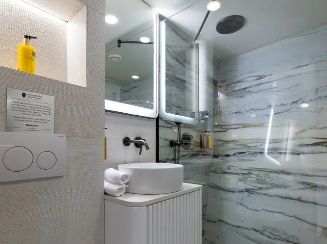 Aretis Bathroom