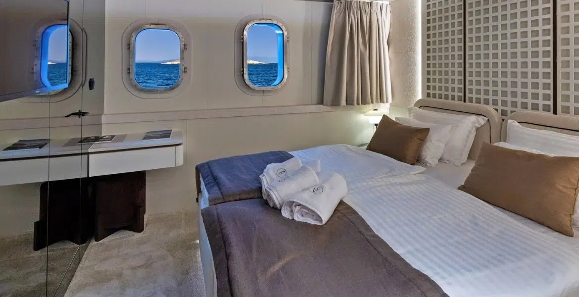 Aretis Main Deck Cabin