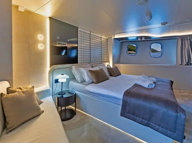 Aretis Main Deck Cabin