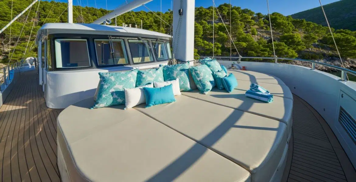Omnia Yacht Sun Deck