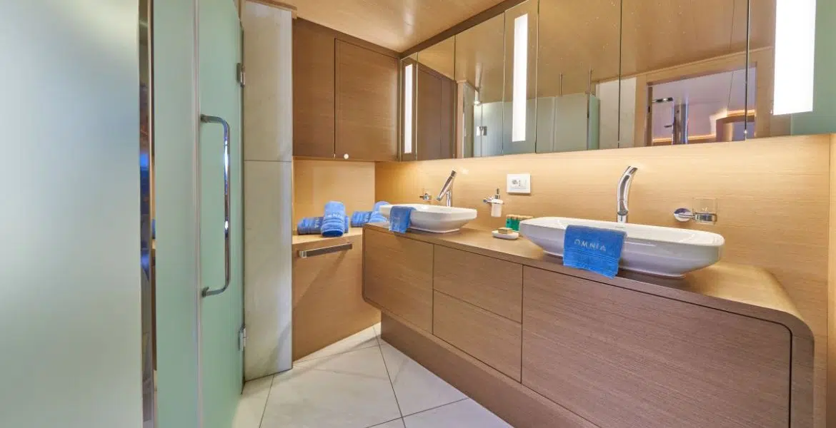 Omnia Yacht VIP Cabin Bathroom