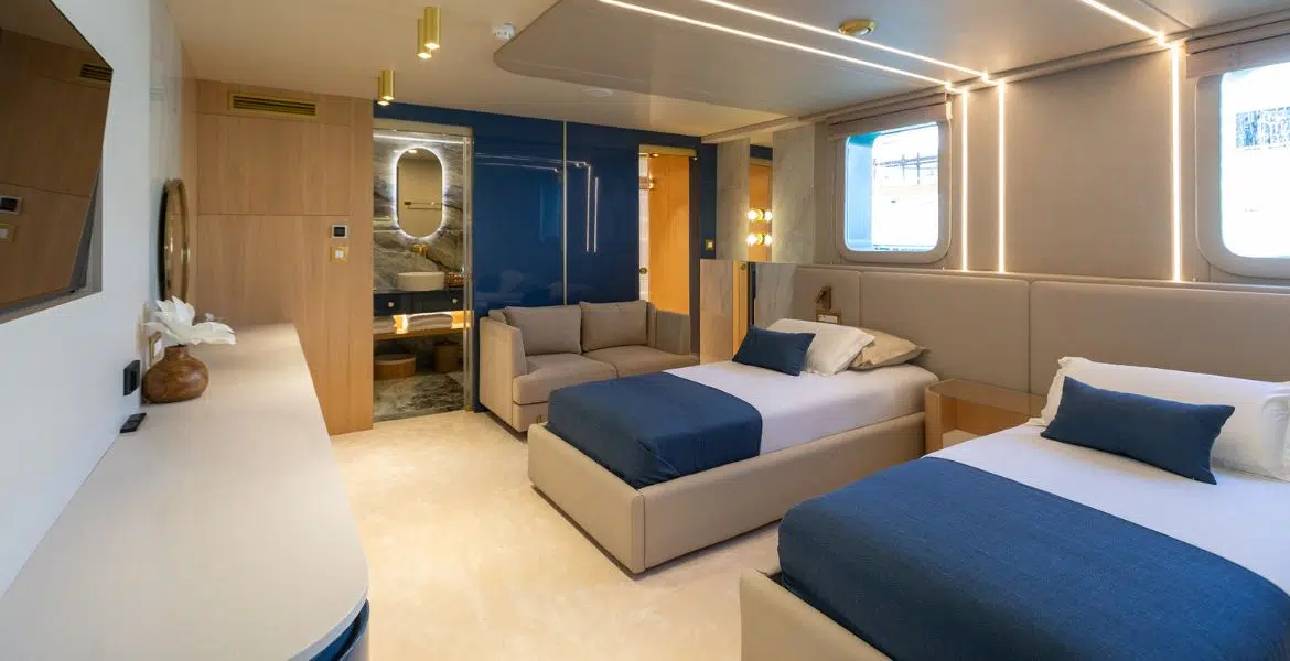 Scorpios Yacht Convertible Cabin