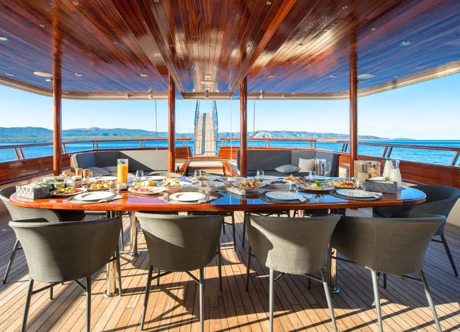 Son de Mar Yacht Food